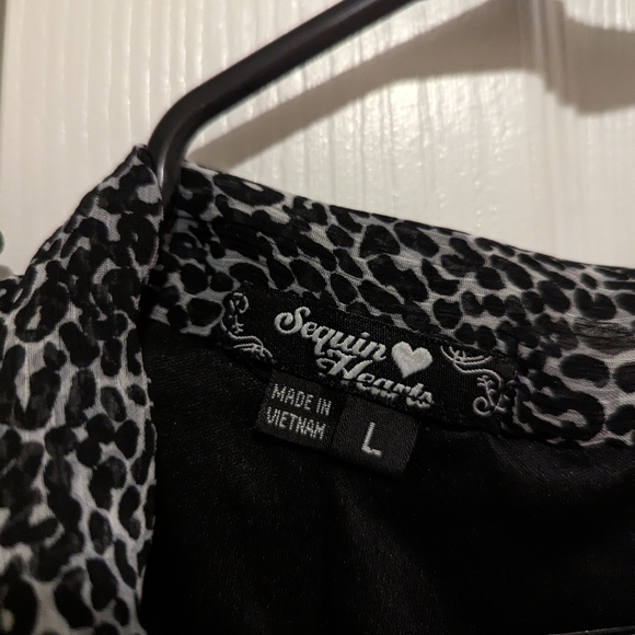 Shirt - Picture 3 of 4